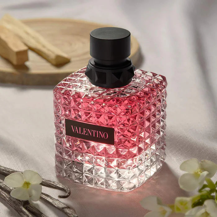 Valentino Donna Born In Roma Eau de Parfum with Bourbon Vanilla & Jasmine
